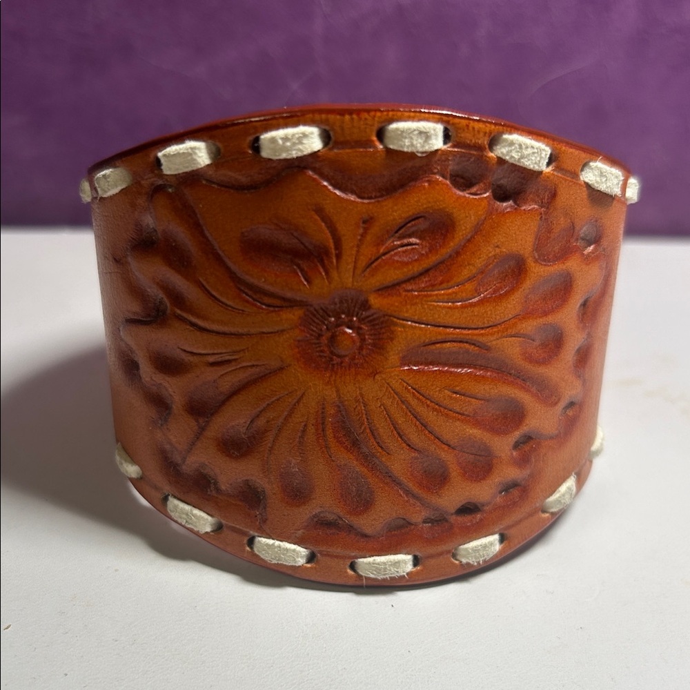 Handcrafted Brown Leather Bracelet